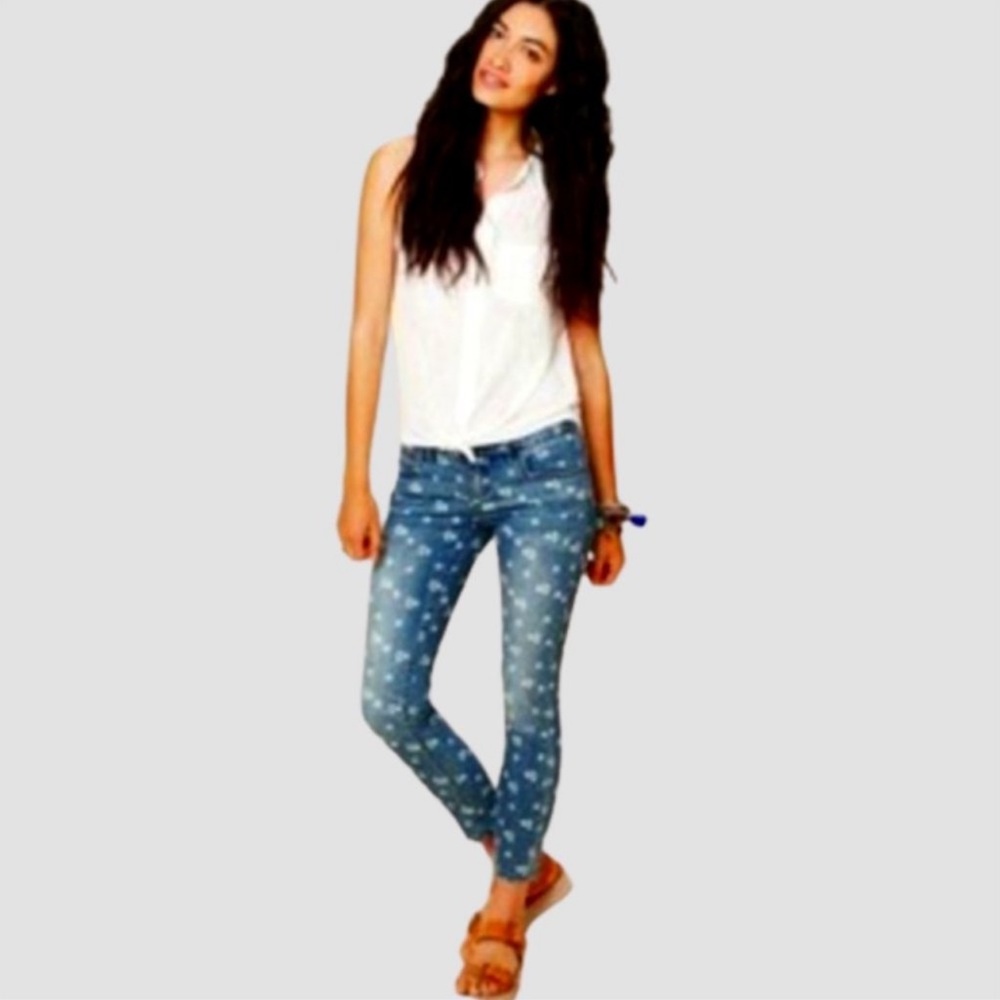 Free People nwot Ditsy Floral print cropped denim skinny jeans size 28!